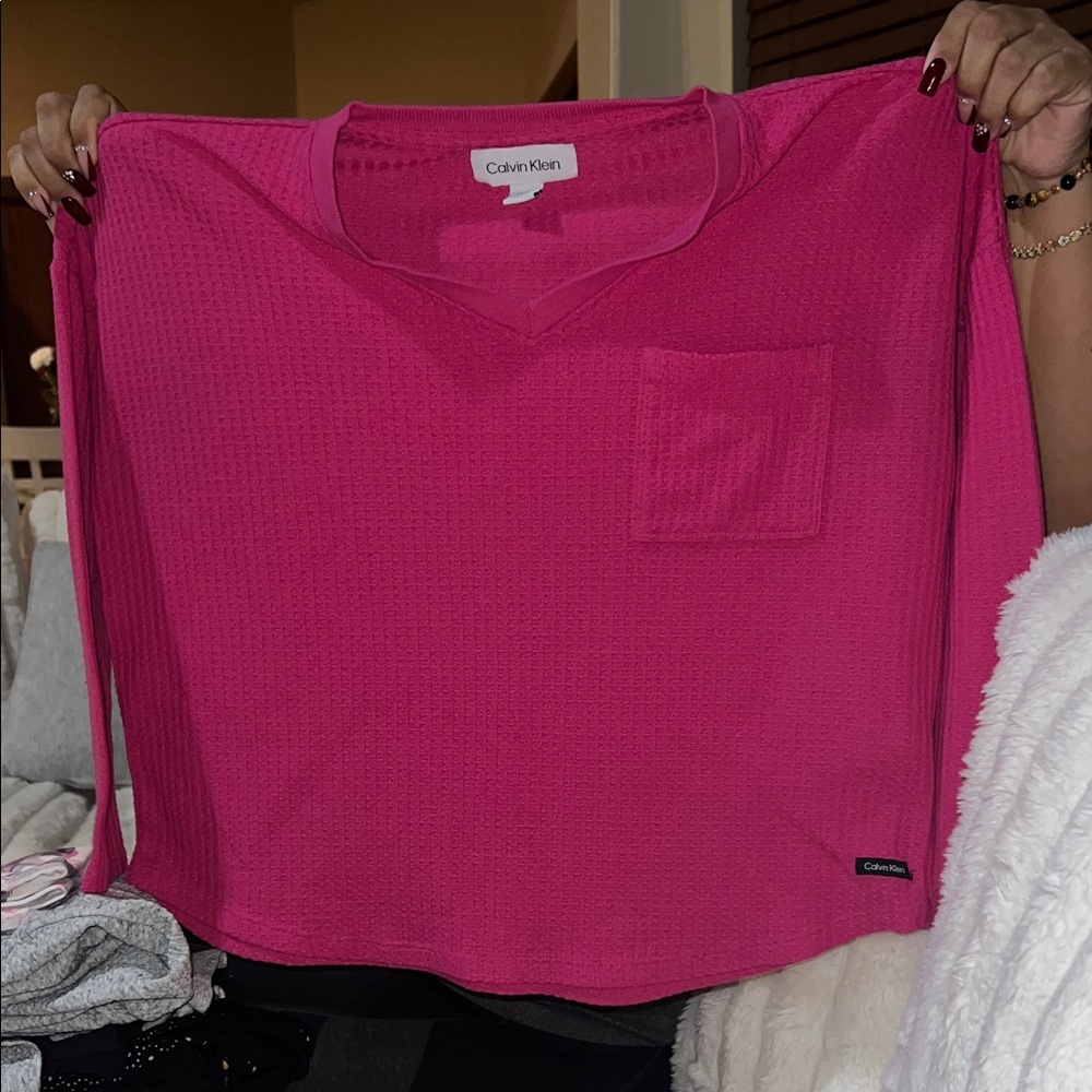 Calvin Klein Fuchsia Knit Top 🦉